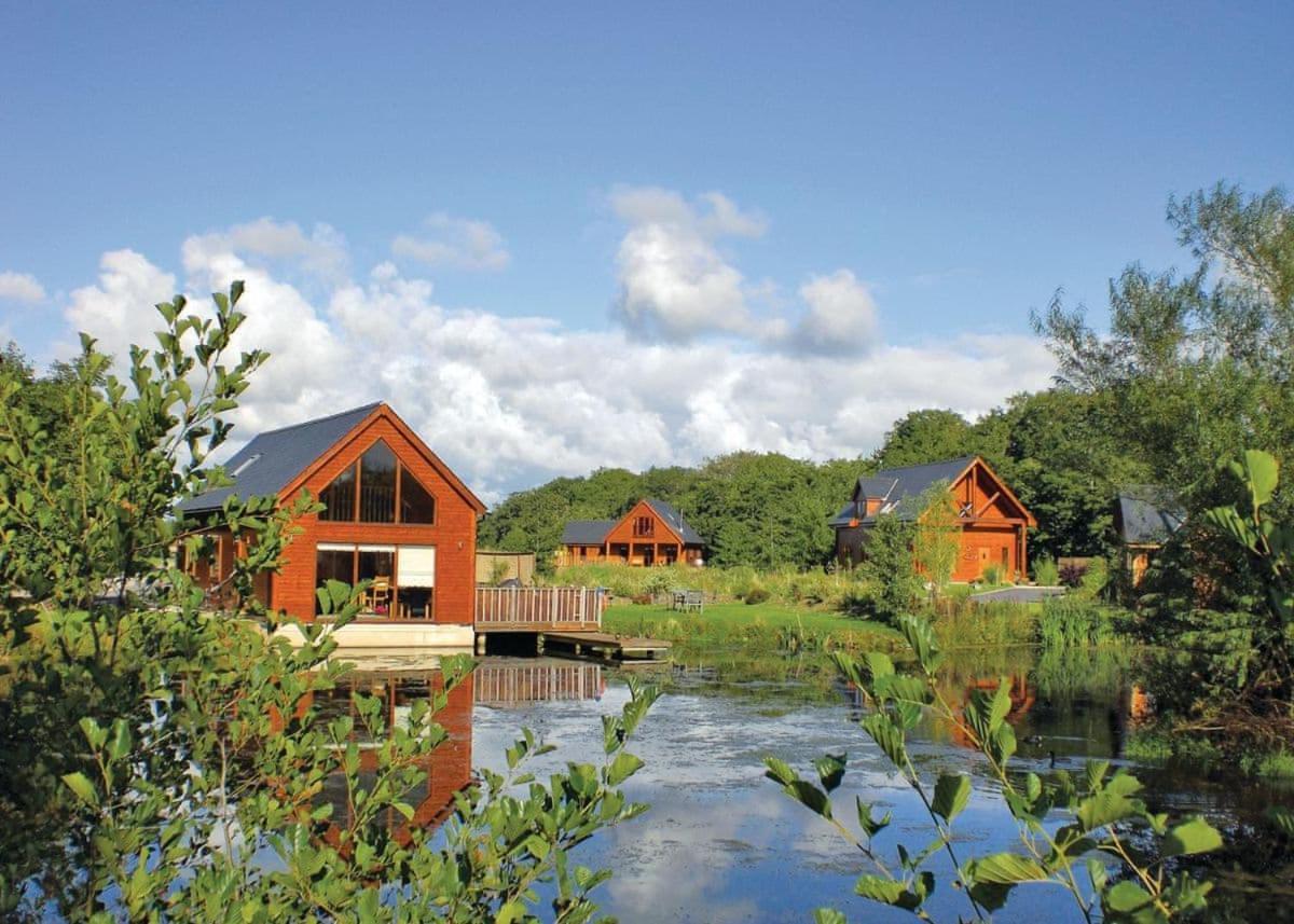 Anglesey Lakeside Lodges Menai Bridge Buitenkant foto