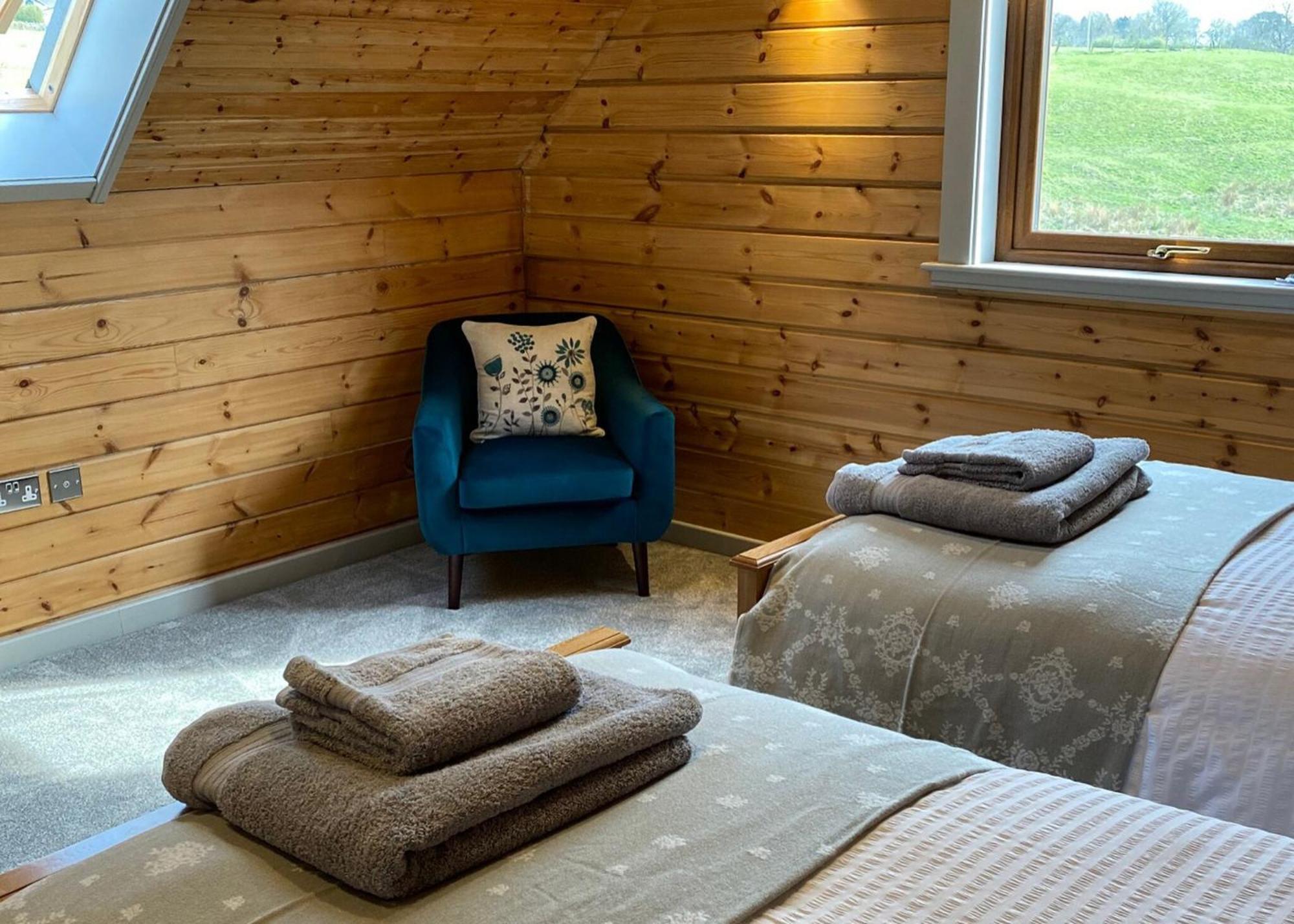 Anglesey Lakeside Lodges Menai Bridge Buitenkant foto