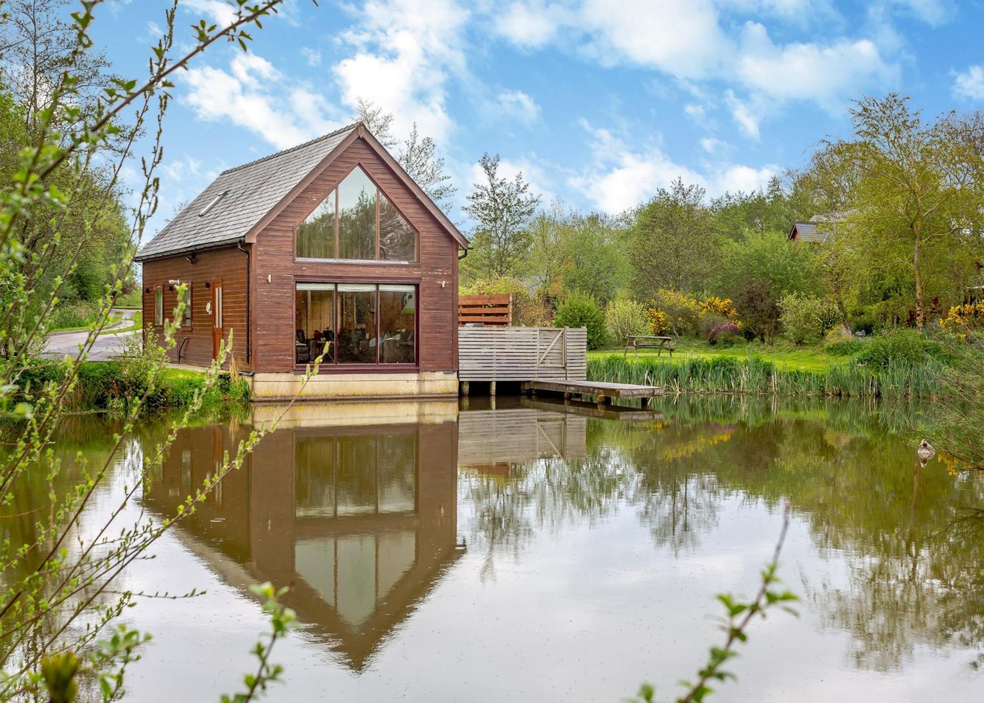 Anglesey Lakeside Lodges Menai Bridge Buitenkant foto