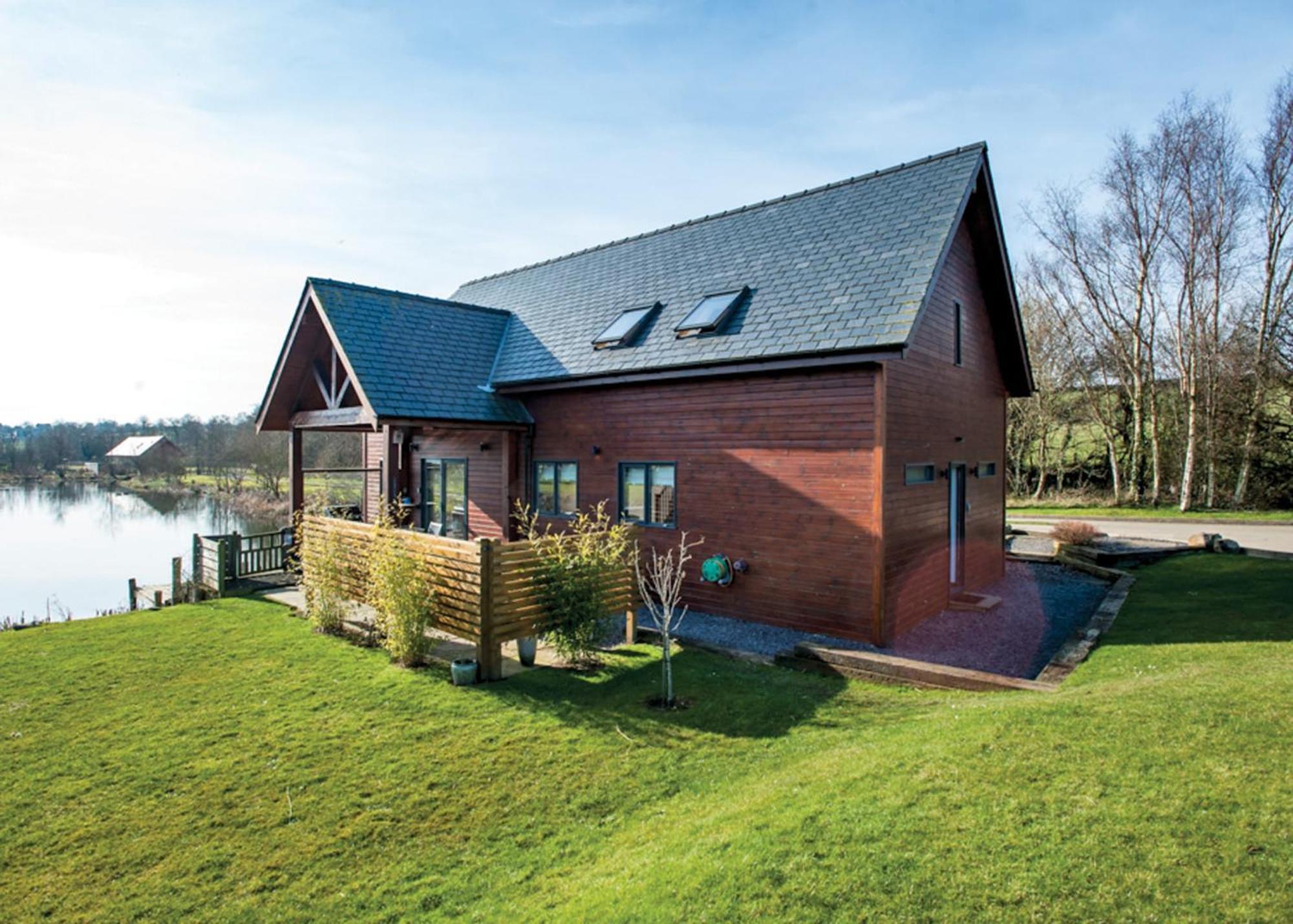 Anglesey Lakeside Lodges Menai Bridge Buitenkant foto